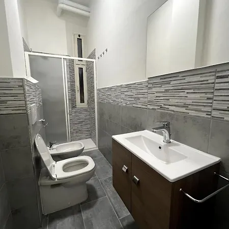 Storchi - Near Downtown Apartment *