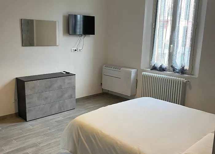 Storchi - Near Downtown *