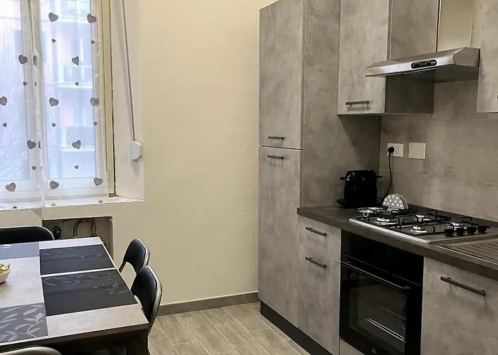 Storchi - Near Downtown Apartament